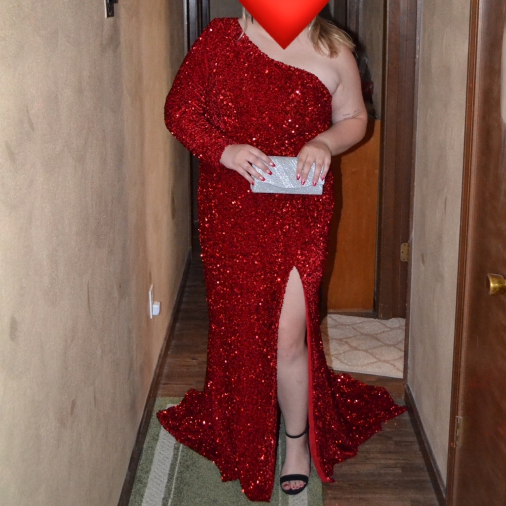 Portia and Scarlett Prom Dress